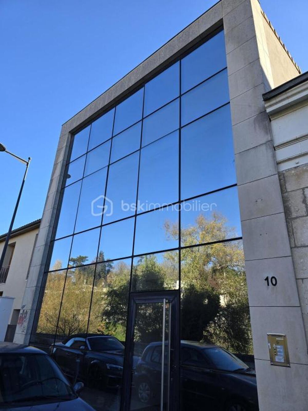 Vente Immeuble Immeuble de bureaux sur 3 niveaux avec appartement indépendant, opportunité d'investissement rare Perigueux