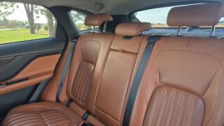 F-PACE 2.0 D 180 AWD BVA8 Portfolio - Automatique 2017 occasion 80000 Amiens