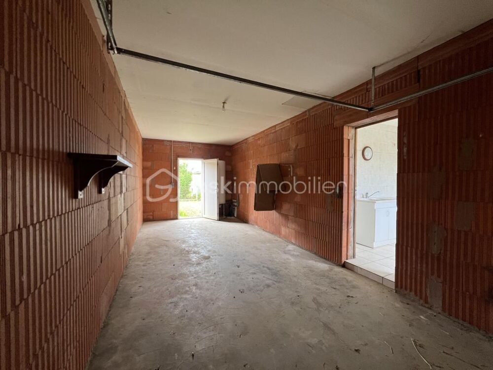 Maison de plain-pied  3 chambres  Jardin clos - Velles (36)