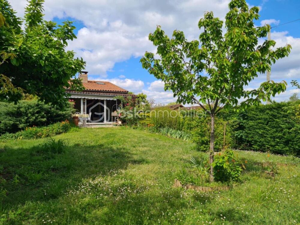 Très joli Pavillon de 146 m2 sur 2 Niveaux avec Garage situé à Siorac-en-Périgord