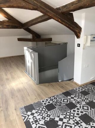  Appartement à louer 3 pièces 85 m²