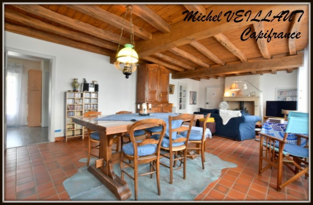 Vente Maison Maison à vendre 8 pièces NEUILLY LE REAL (03), plain-pied, 4 chambres, garage, grange, terrain 2803 m² Neuilly le real