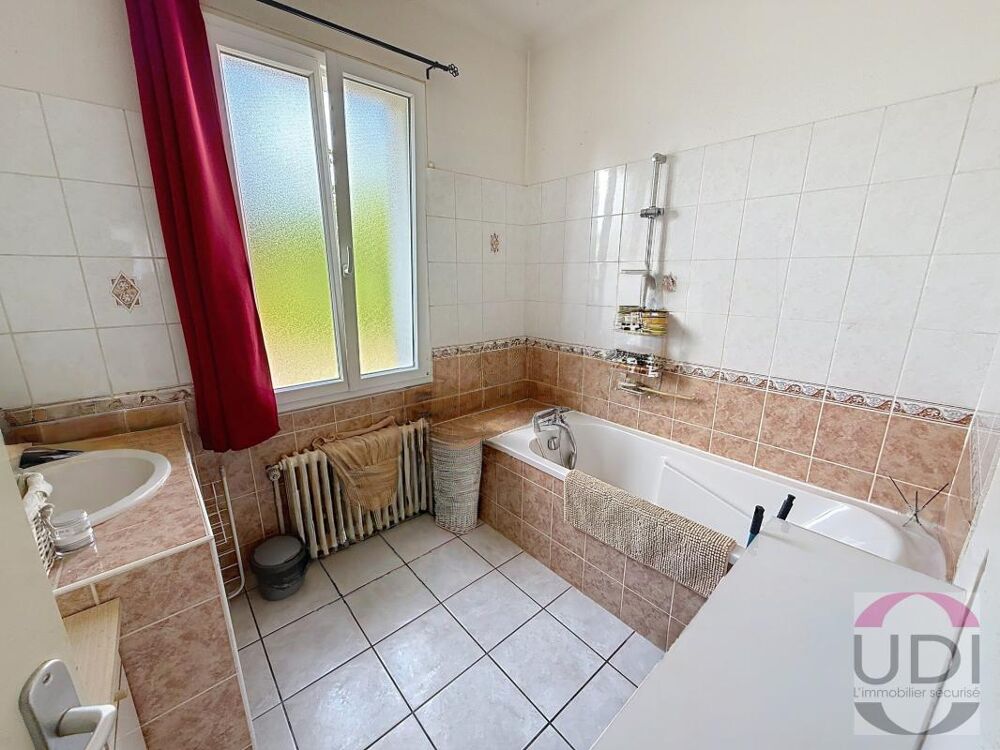 Maison et garages locatifs sur Gueret