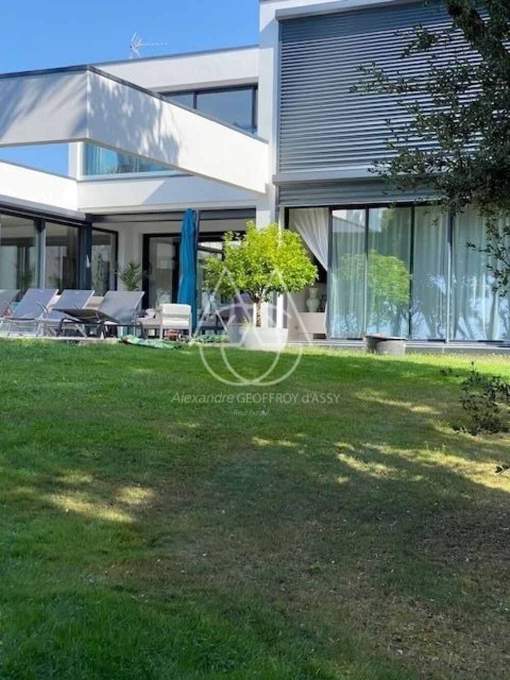 Vente Villa Exceptionnel à proximité de Royan. Villa avec une vue panoramique sur mer Royan