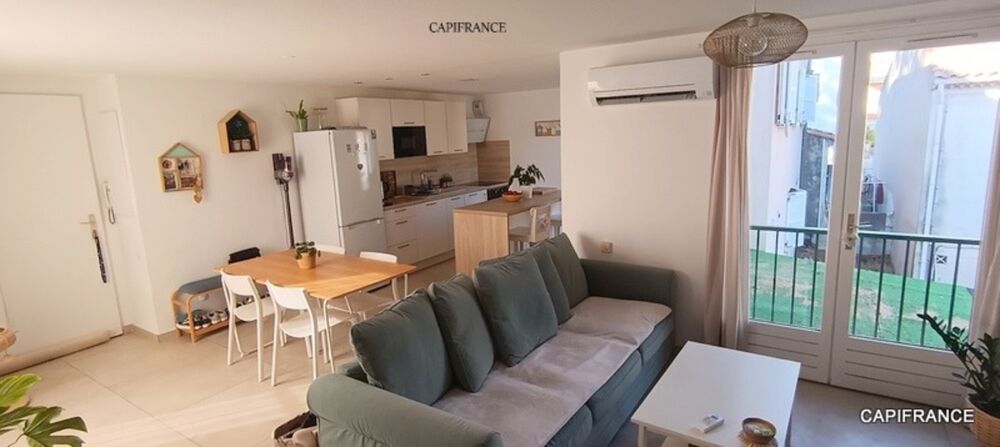 Vente Duplex/Triplex A ST CYR SUR MER (83) Superbe duplex rénové de type 3 de 74 m² en centre ville, au 2ème étage Saint cyr sur mer