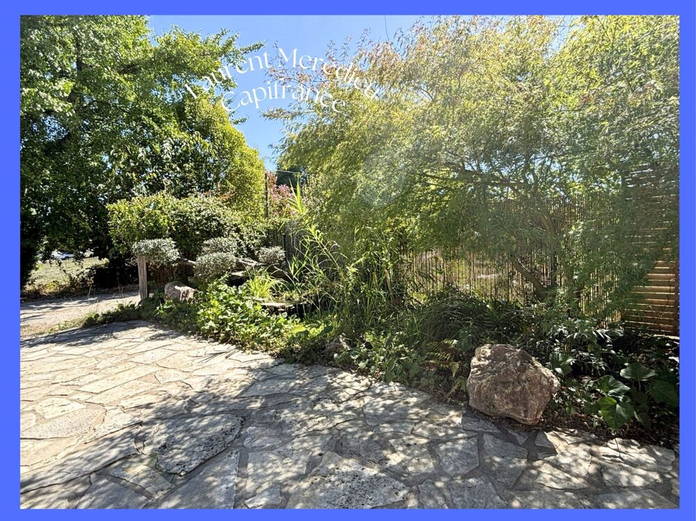 VAL-DE-VIRVÉE  Charmante maison rénovée avec jardin, au coeur du village