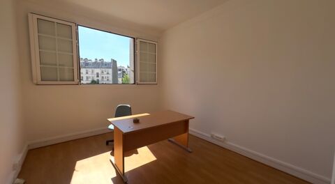 A louer bureaux avec balcon proche Porte Maillot 915 75017 Paris