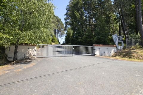   LOCAL D'ACTIVITE, ENTREPOTS sur  3,6 hectares - Ancien site granitier 