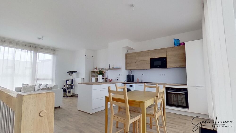 Cergy  Duplex T4 récent  Terrasse plein sud de 36 m²  3 chambres  2 parkings