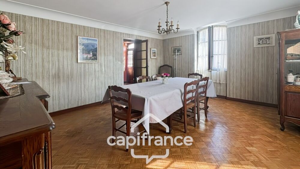À VENDRE  HABAS - GRANDE MAISON DE VILLE AVEC NOMBREUSES DÉPENDANCES  JARDIN 2000 M2