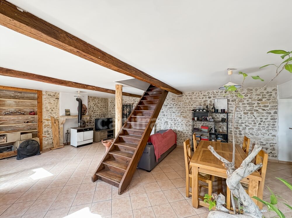 MAISON DE CAMPAGNE, AVEC GRANGE, SUR TERRAIN CONSTRUCTIBLE DE 5571M2