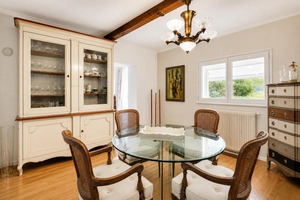 Maison de 8 pièces de 190 m² à La Bastide-de-Besplas