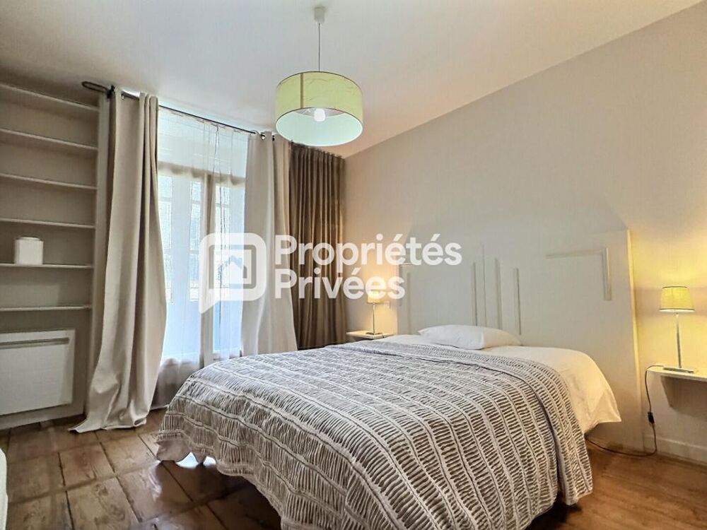 Vente Immeuble Superbe immeuble rénové d'env. 430m²  avec 7 appartements T2 meublés + 2 locaux commerciaux et caves en plein centre historique Perigueux