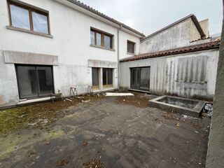  Immeuble � vendre 922 m�