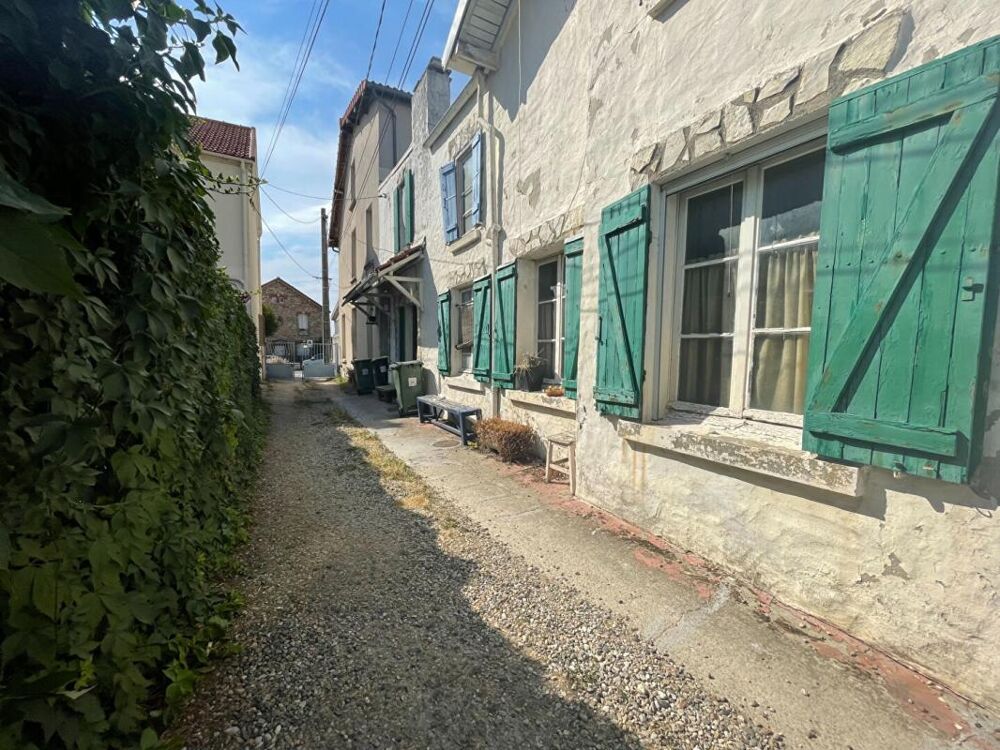 Clamart -Quartier Gare. Ensemble immobilier familial avec jardin et stationnements 150 m² à réinventer