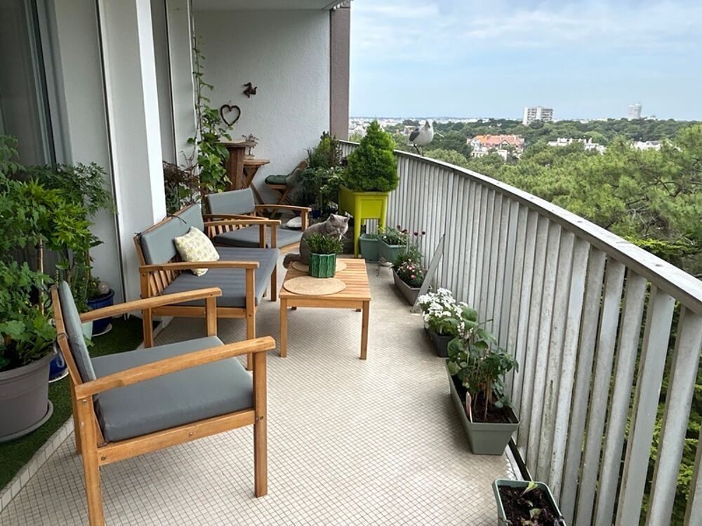 LA BAULE LES PINS  APPARTEMENT 69 M² EN ÉTAGE ÉLEVÉ AVEC TERRASSE DE 25 M²-GARAGE-CAVE-VUE DÉGAGÉE SUR LA VERDURE-COMMERCES À P