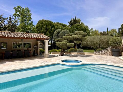   � vendre - Propri�t� d'exception aux portes de Saint-R�my-de-Provence Maison - 6 pi�ce(s) - 300 m�