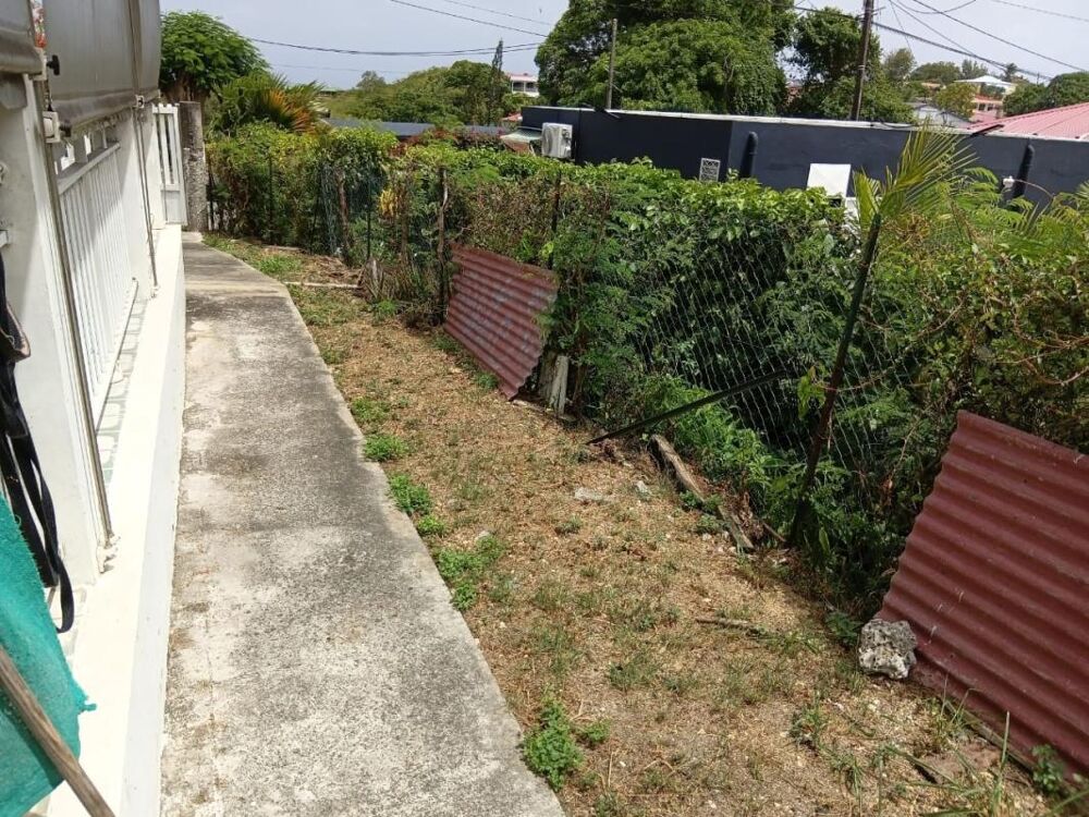 MAISON À RÉNOVER - LE GOSIER (GUADELOUPE)