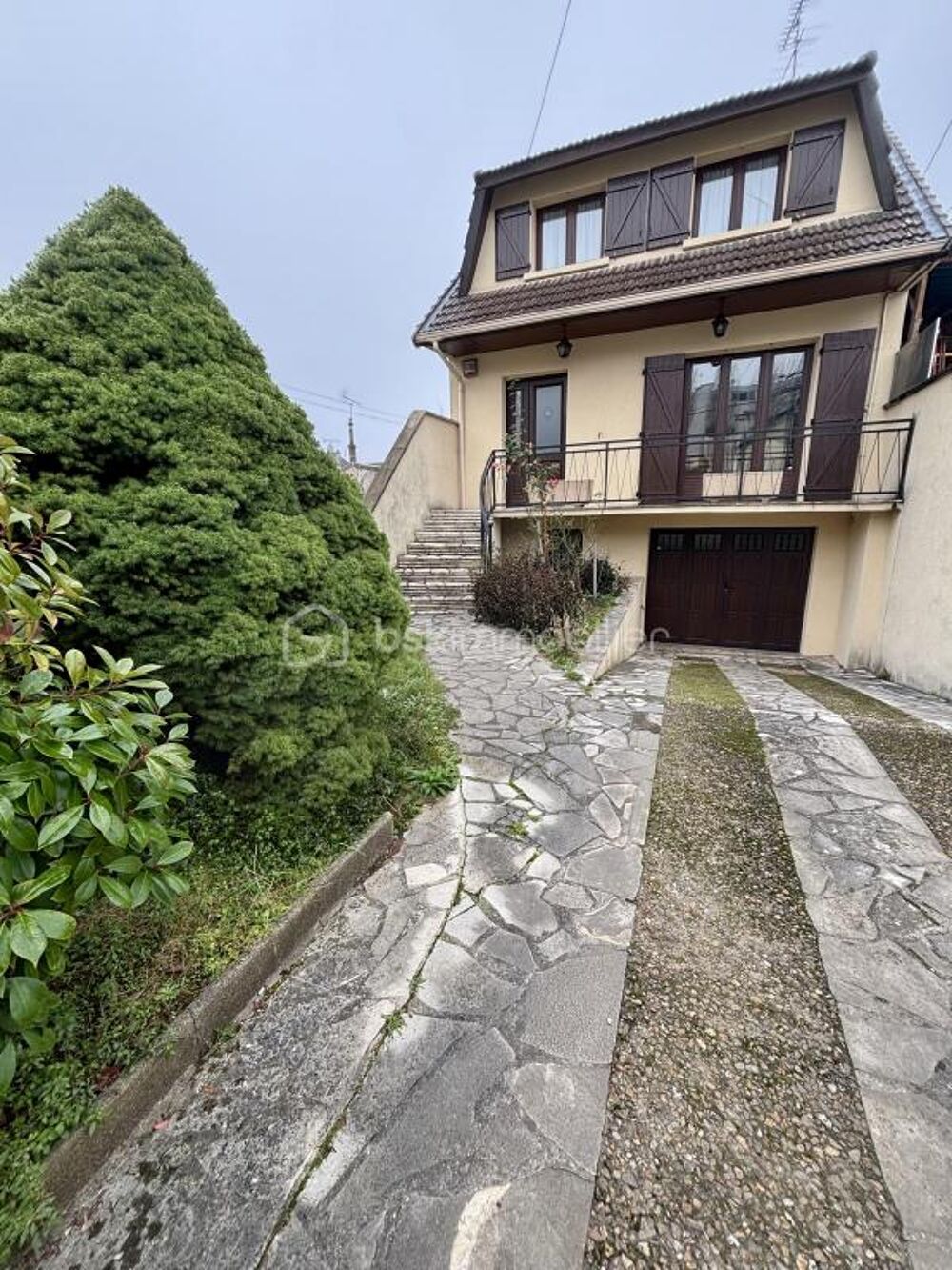 Maison 5 pièces 98m2 +Dépendance 31m2 Parcelle 300m2