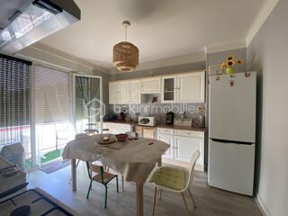  Immeuble à vendre 13 pièces 300 m²