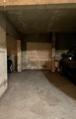  Parking / Garage  vendre 