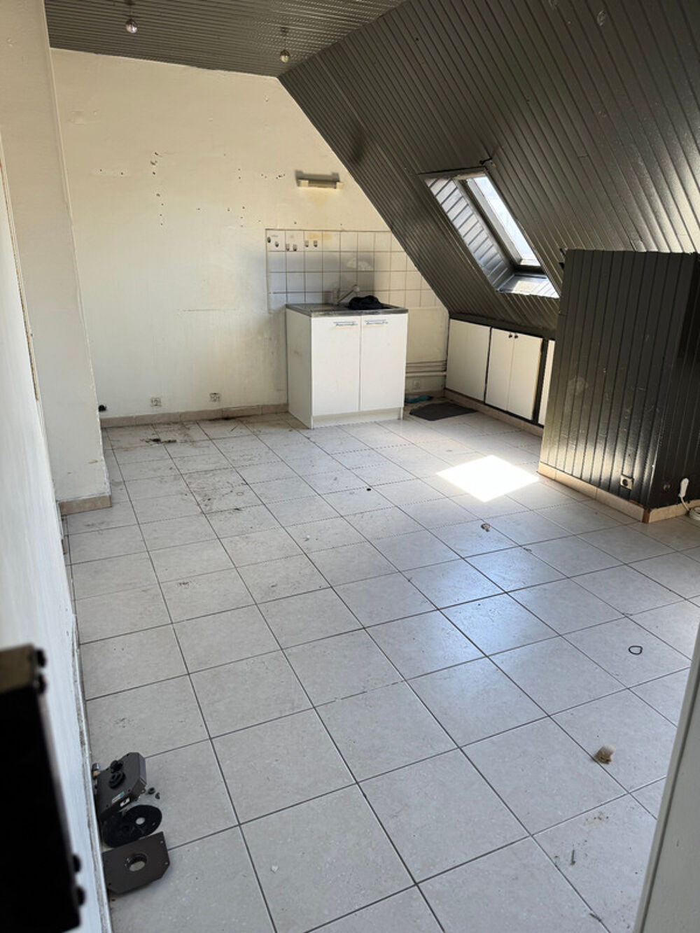 PARIS 11EME PROCHE PLACE VOLTAIRE STUDIO MEZZANINE 18M² PLANCHER/15M² CARREZ 6EME ETAGE IDEAL LOCATIF