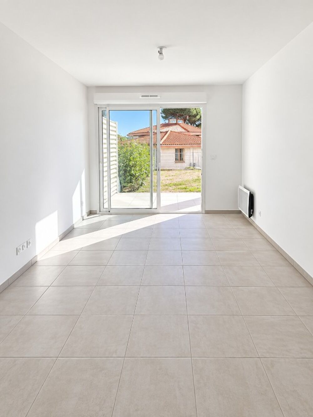 Location Appartement Appartement T2  avec parkings et jardin à FREJUS Frejus