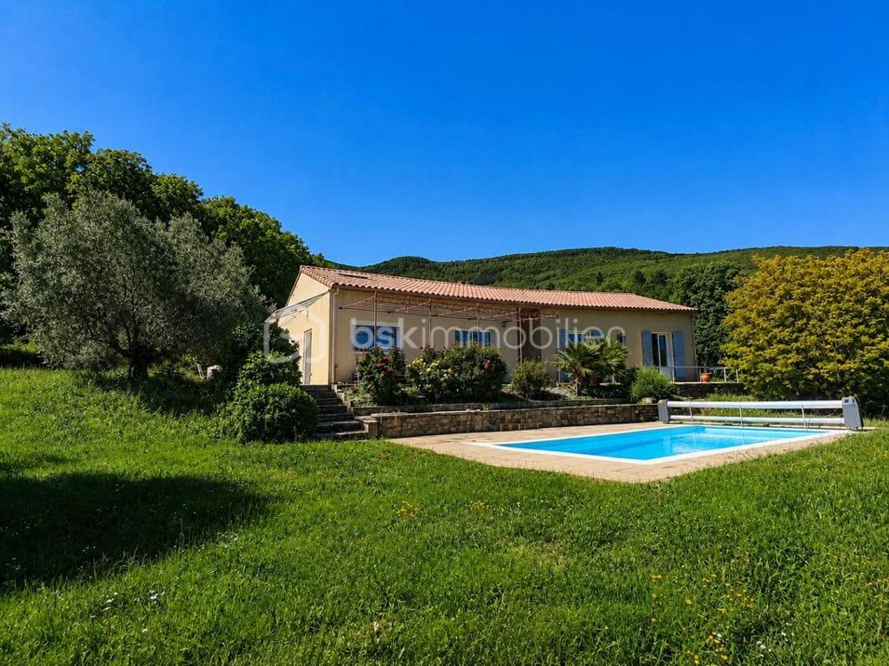 Villa darchitecte au coeur de la nature avec vue sur les montagnes