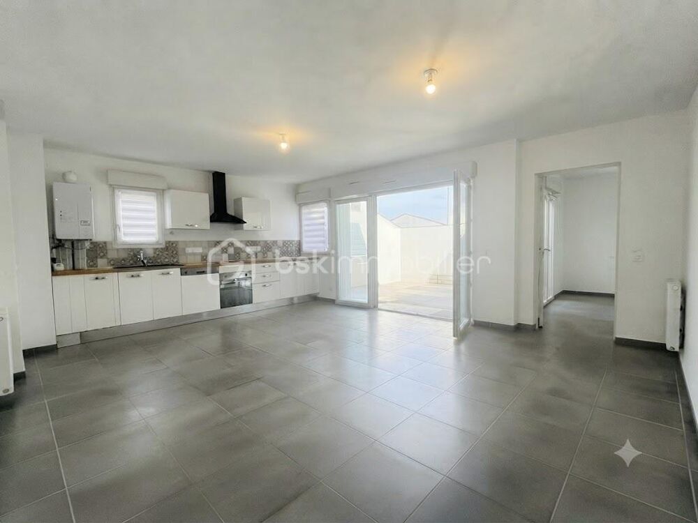 Appartement de type 4 avec terrasse et box privatif à Martigues Jonquière