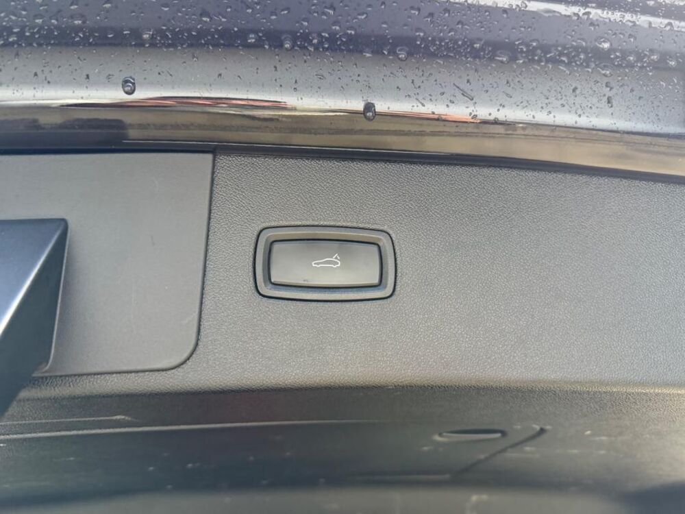 Cayenne Basis – T&Uuml;V Neuf Service Sans Accident 2019 occasion 33000 Bordeaux