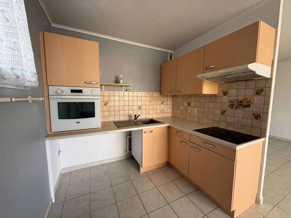Appartement de type 3 avec terrasse et parking