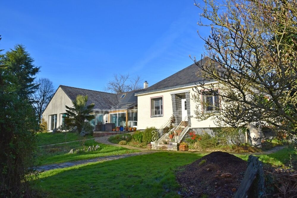 Vente Maison Maison familiale de plain-pied avec grande piscine intérieure, aux portes de la Gacilly La gacilly