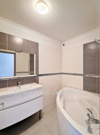  Immeuble  vendre 7 pices 181 m