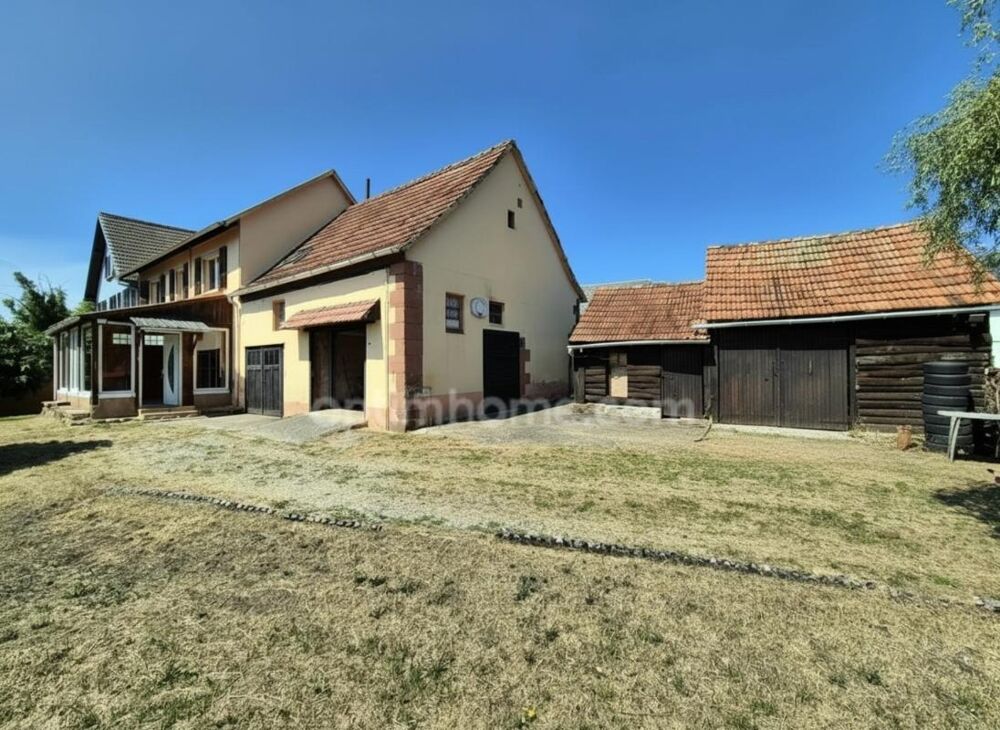 BAERENTHAL  Maison de caractère de 1889 avec 145 m² habitables, jardin et dépendances  Beau potentiel de rénovation