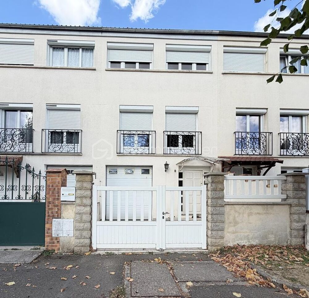 MAUREPAS CENTRE-VILLE  MAISON 4 PIÈCES  3 CHAMBRES  GARAGE  TERRASSE