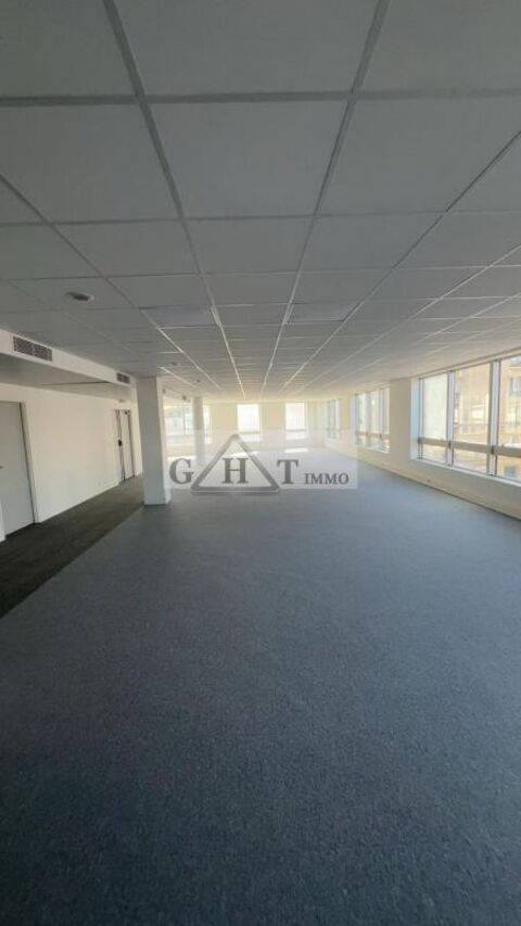 A LOUER 213 M&sup2; DE BUREAUX A SAINT-OUEN SUR SEINE 4205 93400 Saint ouen sur seine