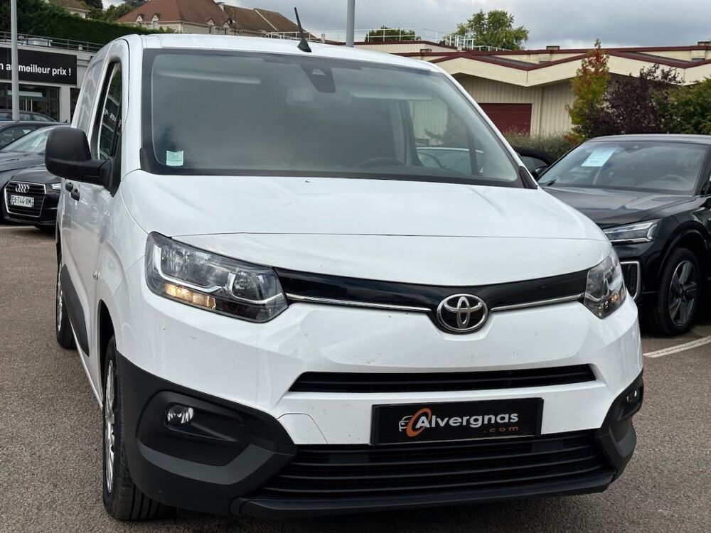 Proace FOURGON 1.5 MEDIUM 130 D-4D DYNAMIC AUTO PRIX TTC 2021 occasion 78240 Chambourcy