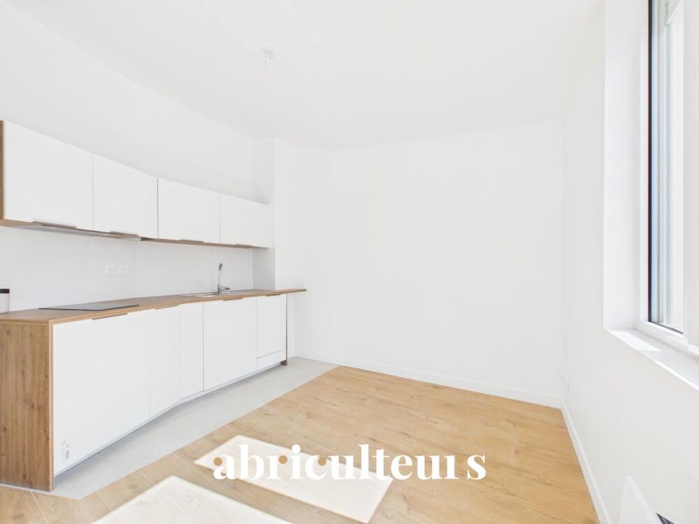 Vente Appartement Charmant appartement T2 rénové avec vue dégagée Paris 18