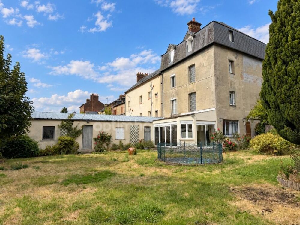 LISIEUX  Maison de caractère, 7 chambres, jardin et vue dégagée, proche centre ville