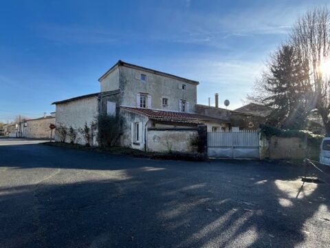   Maison de Ma�tre � r�nover environ 300m� avec garages, jardin, puits, d�pendances, cours d'eau Maison - 11 pi�ce(s) - 197 m�