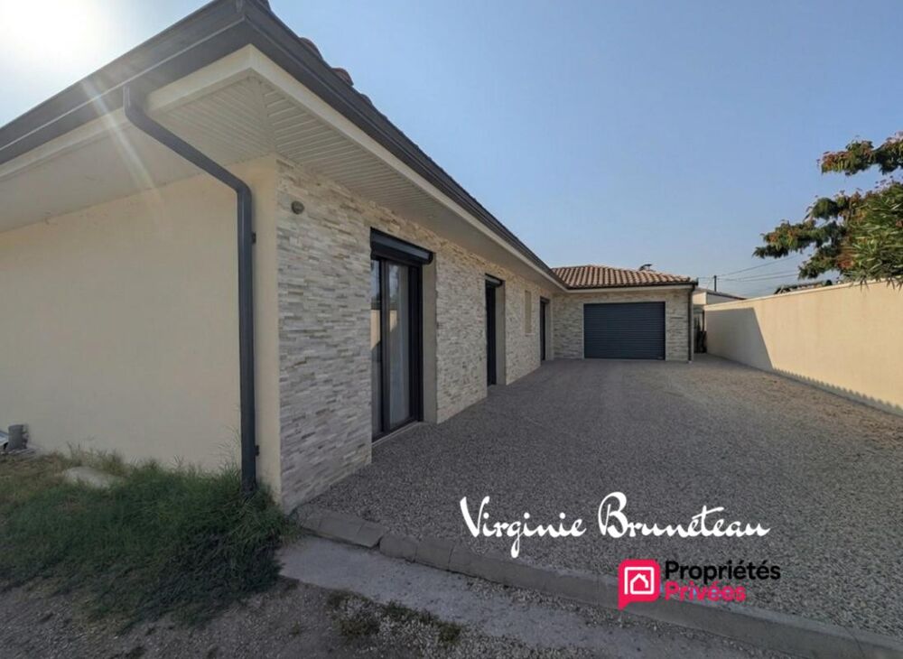 Maison de plain-pied entièrement rénovée, 3 chambres, garage et piscine