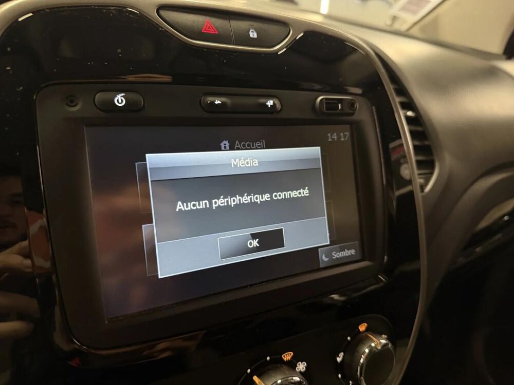 Captur 1.5 dCi eco2 90 cv Business 2014 occasion 74330 Poisy