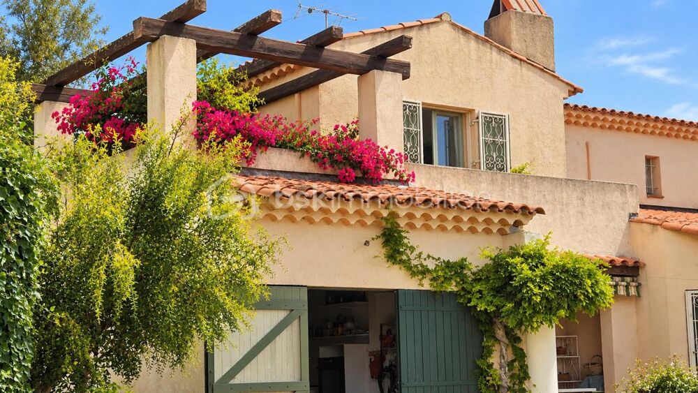 Maison familiale 160 M2 - 4 chambres - Beaux volumes - Fréjus