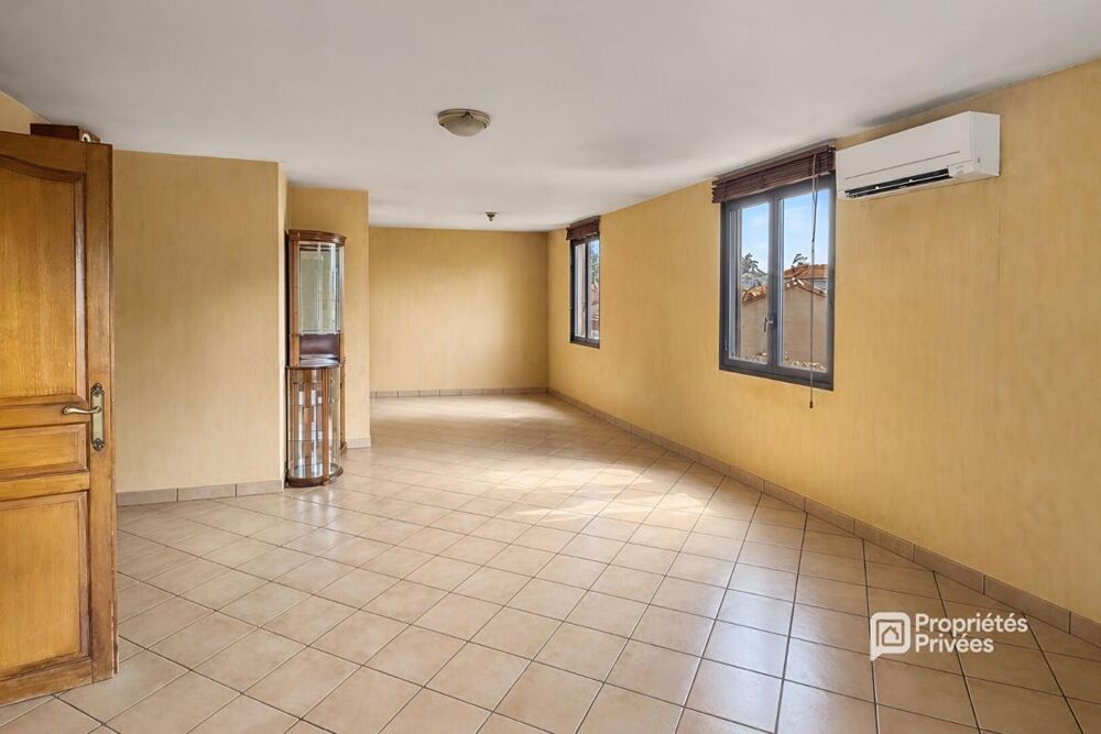 Vente Maison Maison Fronton 4 pièces 165 m2 avec garage et piscine sur 1996 m2 de parcelle divisible et constructible Fronton