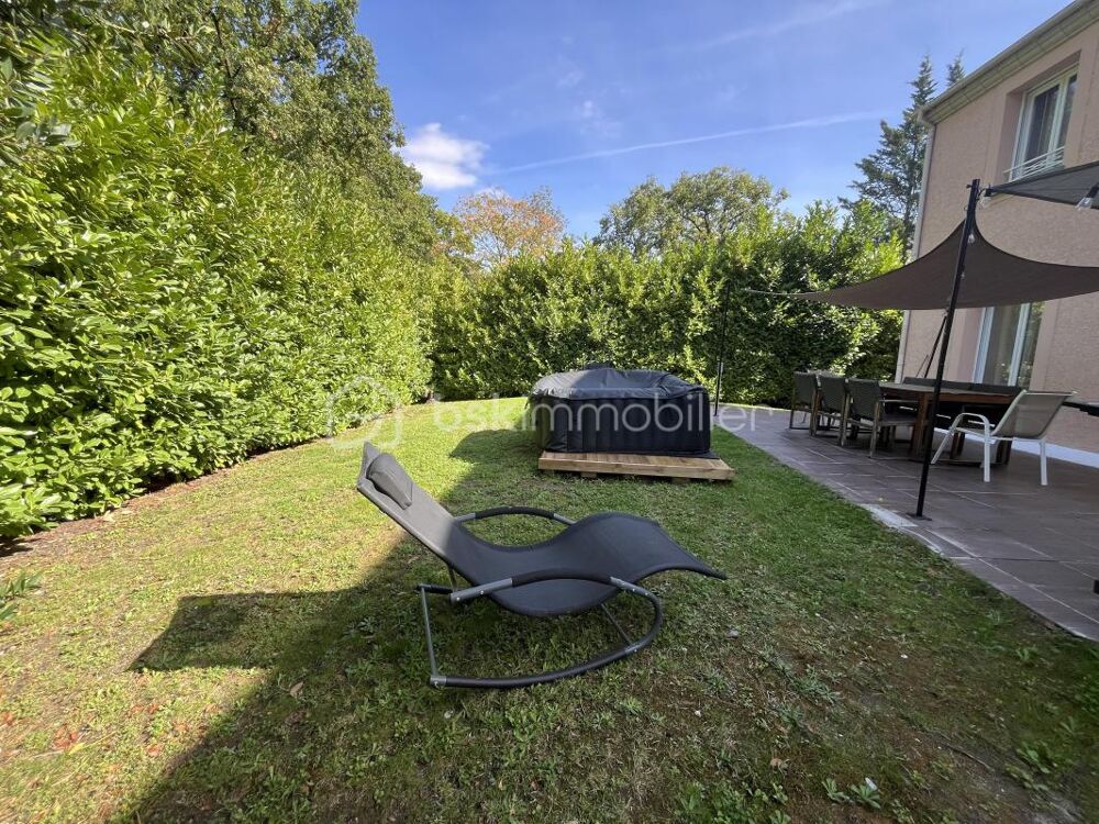 Vente Maison Spacieuse et fonctionnelle : maison 5 chambres avec jardin Gagny