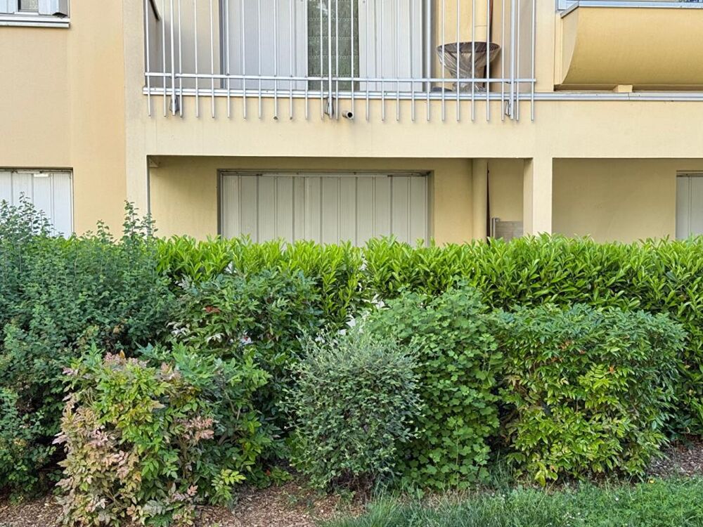 Appartement Dijon T2 environ 35m2 ,1 pièce à vivre de 23m2 rez de jardin très calme et agréable
