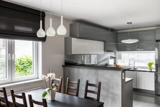 Vente Appartement **Rare 5 pièces avec magnifique Jardin à 250 mètres de la mairie** Les lilas