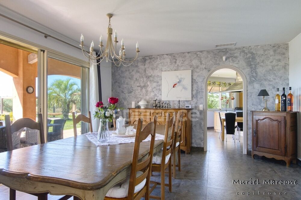 � vendre  Propri�t�/ch�teau Moules (13280)