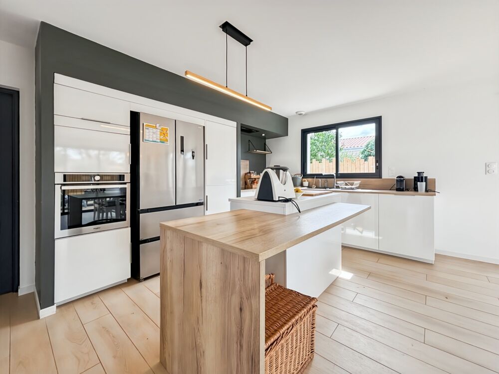 NIORT  SECTEUR SOUCHÉ PLAIN-PIED RÉCENT AVEC GARAGE