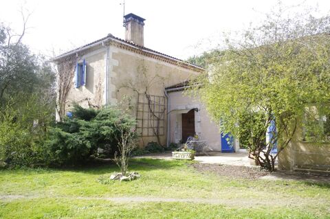   SAINT JEAN POUTGE 32,  vendre proprit de charme 8 pices , dpendances et terrain arbor avec point d'eau Maison - 8 pice(s) - 245 m